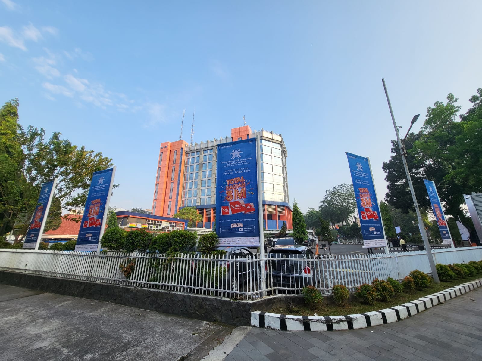 Inilah lokasi gedung Bank Sumut di Jalan Imam Bonjol, Medan. Pemprov, Pemkab, dan Pemko di Sumut diminta membangun sinergisitas pembiayaan pembangunan dengan Bank Sumut. (ist)