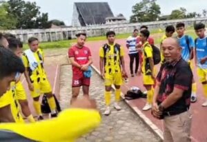 Pj Bupati Beri Motivasi pada Pemain Merangin FC