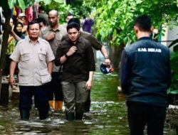 Presiden Prabowo Tinjau Banjir di Babelan Bekasi, Telepon Kepala BGN Tanya Makan Bergizi Gratis