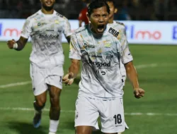 Comeback! Aksi Gemilang di Babak Kedua Membawa Persib Menang 4-1 atas Semen Padang