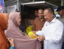 Pemkab Merangin Gelar Pasar Murah di Desa Tambang Emas
