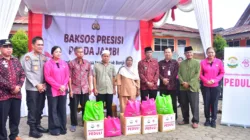 Polda Jambi Gelar Baksos Kepada Warga Terdampak Banjir