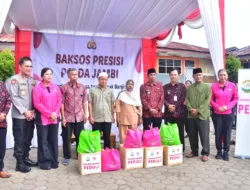 Polda Jambi Gelar Baksos Kepada Warga Terdampak Banjir