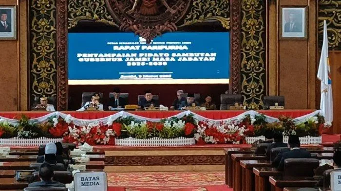 PIDATO GUBERNUR - Pidato Perdana Gubernur Jambi Setelah Dilantik dalam Rapat Paripurna yang digelar oleh DPRD Provinsi Jambi, Senin (3/3/2025).