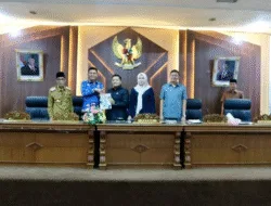 Bupati Fadhil Arief Serahkan Nota Pengantar LKPJ Tahun Anggaran 2024 pada Paripurna DPRD Batanghari