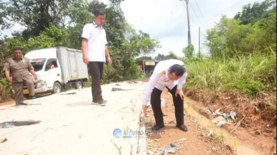 Bupati Muaro Jambi ‘Gerak Cepat’ Cek Proyek Jalan, Pastikan Tidak Ada Pekerjaan Asal-Asalan